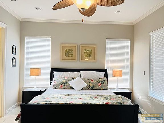 4th image of 130 E Retama St #3