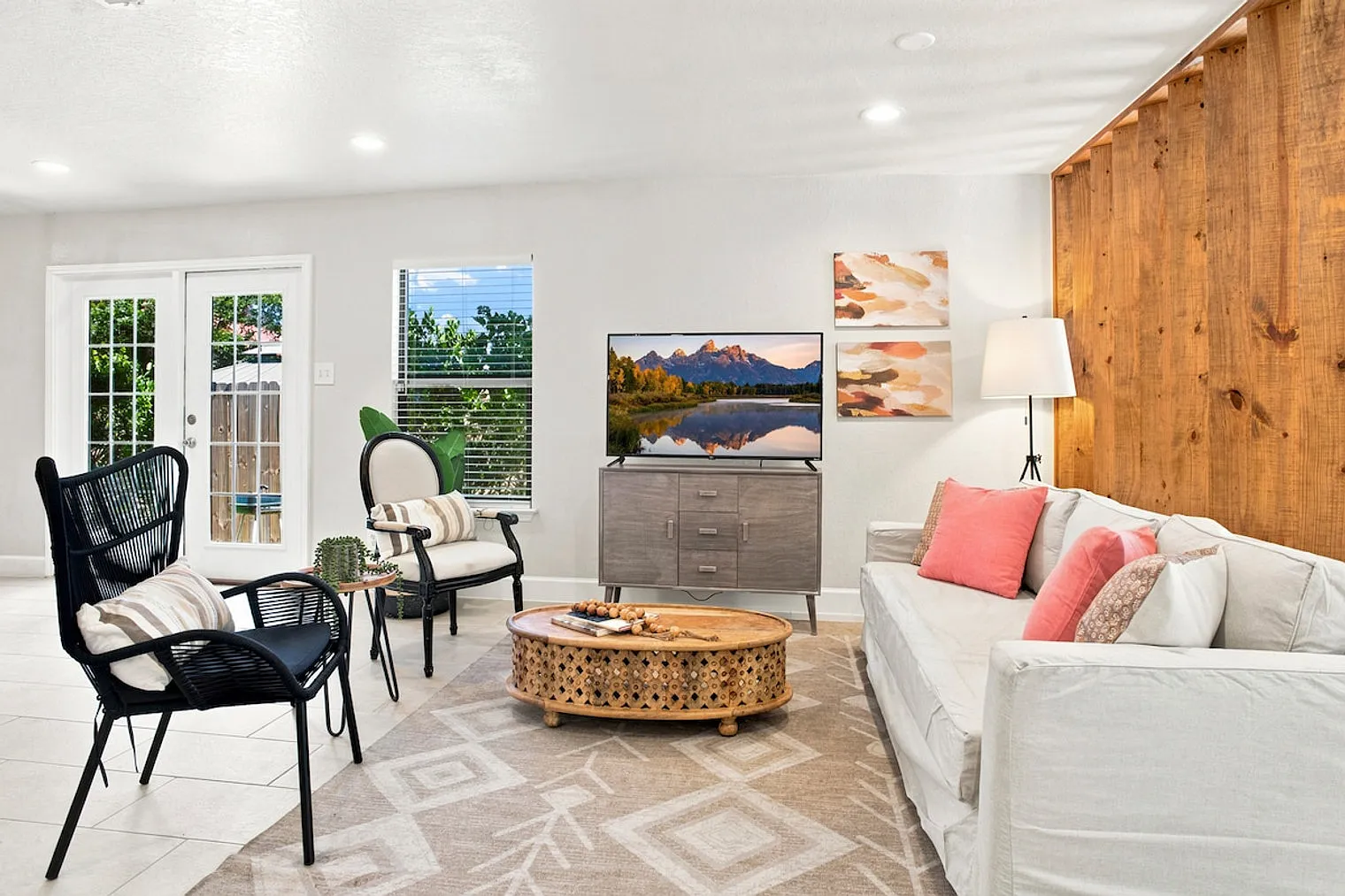 4 bed, 2.0 bath, $4,918 — Photo 1