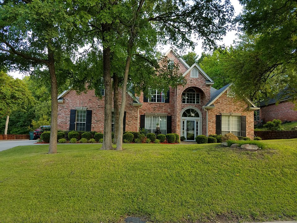 1st image of 2608 Fair Oaks Cir