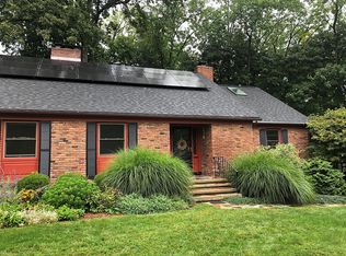 2287 Sweetbrier Rd, Niskayuna, NY 12309