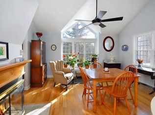 606 Ridgefield Cir #D, Clinton, MA 01510