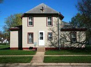320 5th Ave SW, Waverly, IA 50677