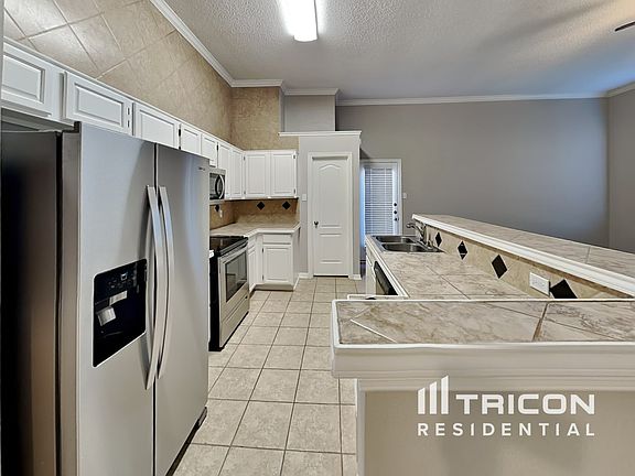 5th image of 1626 Mockingbird Ln