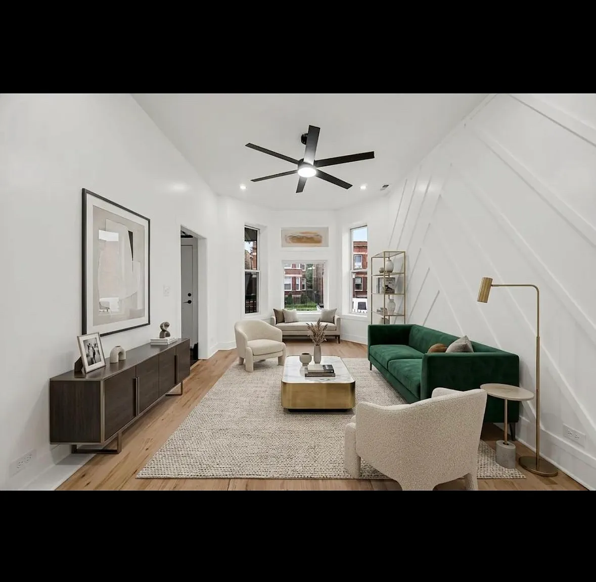 4 bed, $2,000 — Photo 1
