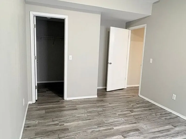 2202 W Jonquil Ln — Photo 29