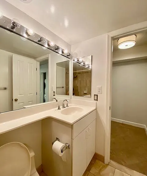 601 Pennsylvania Ave NW #1002 — Photo 9