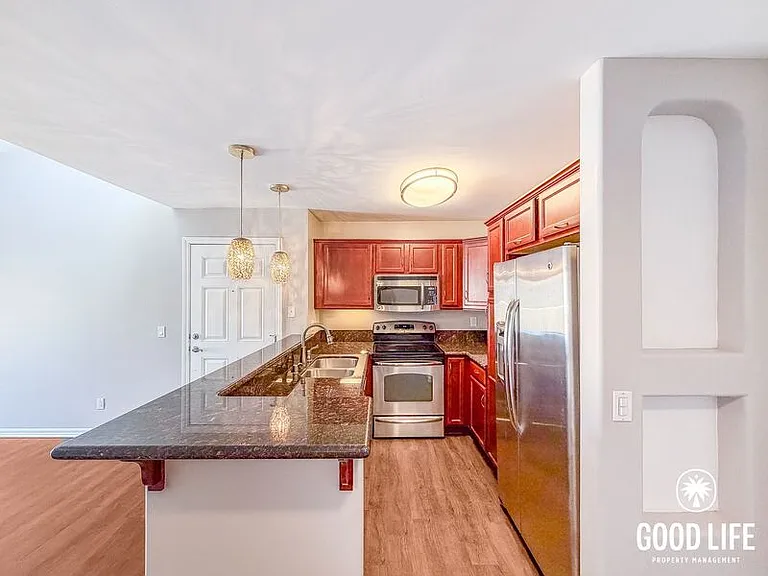 5252 Balboa Arms Dr #222 — Photo 1