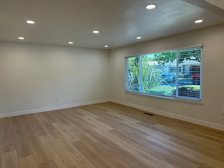 947 Azure St #1 — Photo 6