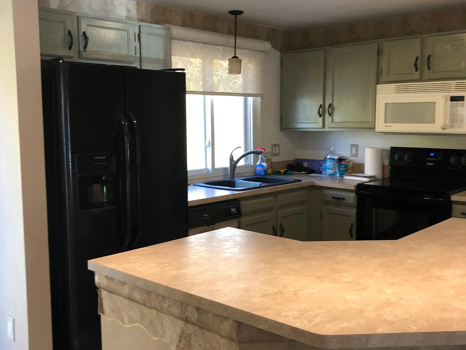 2 bed, 1371 sqft, $2,400 — Photo 3