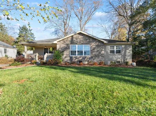3239 Pinehurst Pl, Charlotte, NC 28209