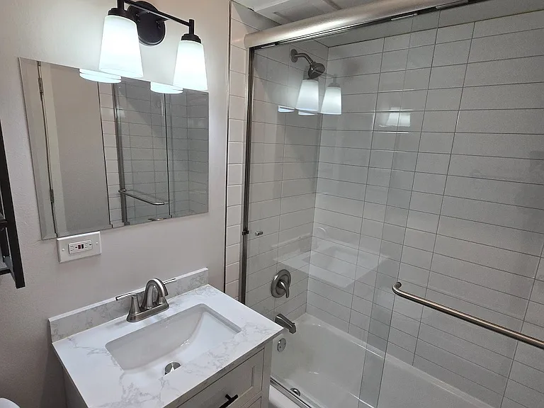 129 W Franklin Ave #3 — Photo 8