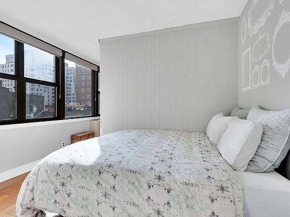 5th image of 130 E 18th St APT 8S