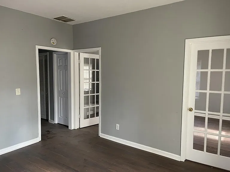 2162 Montrose Ave SE — Photo 3