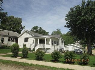 1103 N Carolina St, Louisiana, MO 63353
