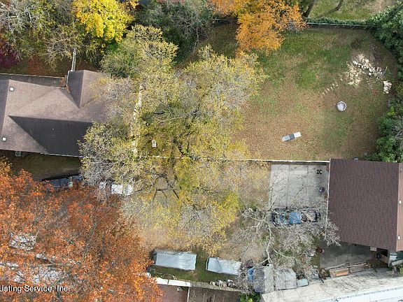 3rd image of 316 Brehaut Ave