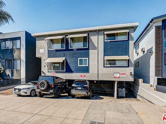 3rd image of 925 N Curson Ave #8-1/2