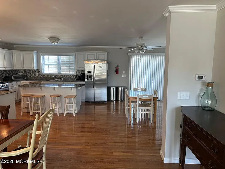 211 Trenton Ave — Photo 11