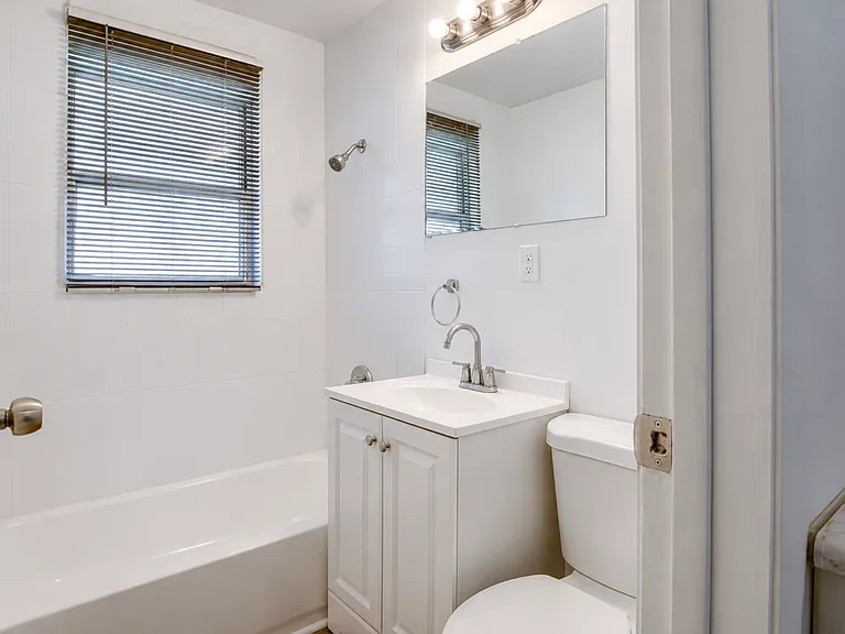 15216 Bellaire Ave — Photo 6