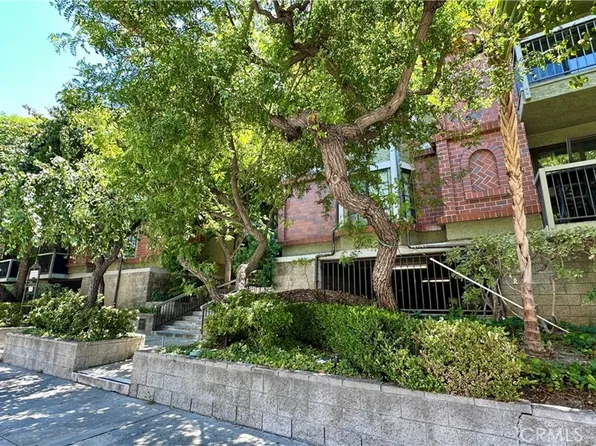 18324 Clark St Unit 203, Tarzana, CA 91356