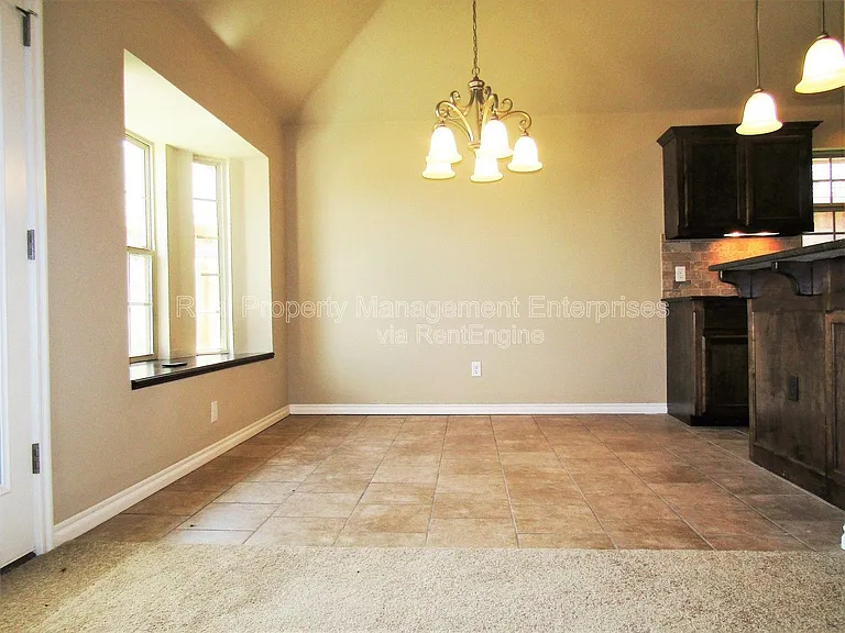 2924 NW 181st St — Photo 7