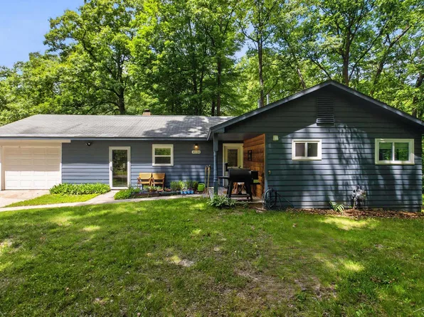 4350 E Arnold Lake Rd, Harrison, MI 48625