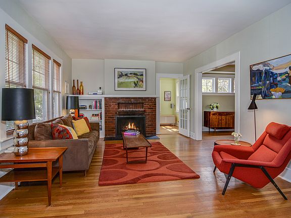 4th image of 306 Maolis Ave