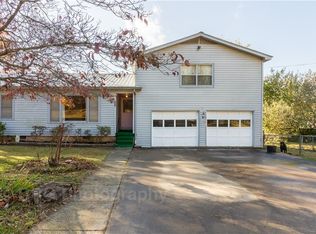 607 E Parks St, Prairie Grove, AR 72753
