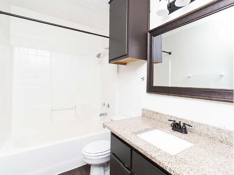 142 Wolf Rd #D — Photo 9