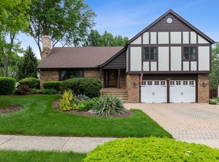 795 Valley View Ct, Antioch, IL 60002