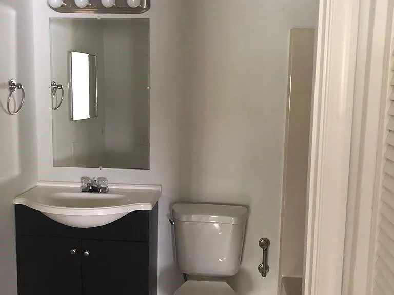 3610 N 56th Ave #210 — Photo 8