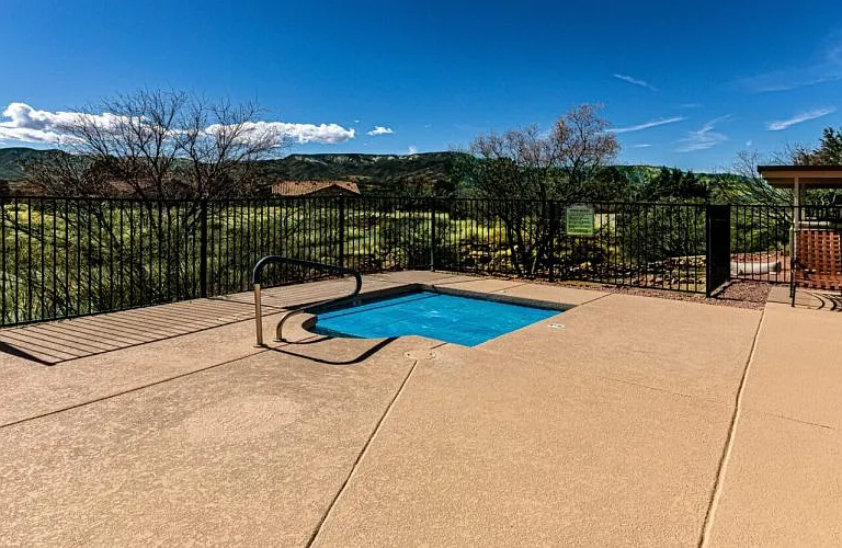 club house hot tub