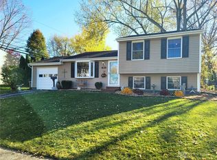 205 Brentwood Dr, Englewood, OH