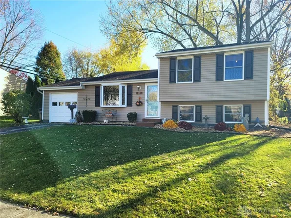 205 Brentwood Dr, Englewood, OH 45322