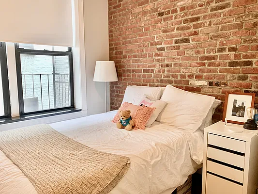 Rented by Corcoran | media 23