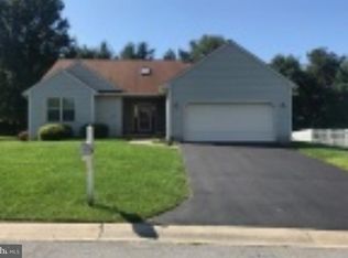 90 Buena Vista Dr, New Castle, DE 19720