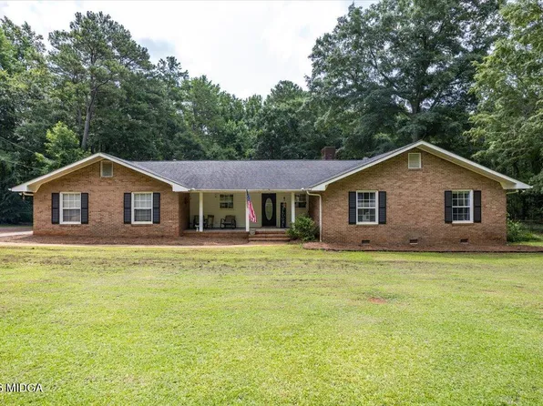 210 Newton Dr, Forsyth, GA 31029
