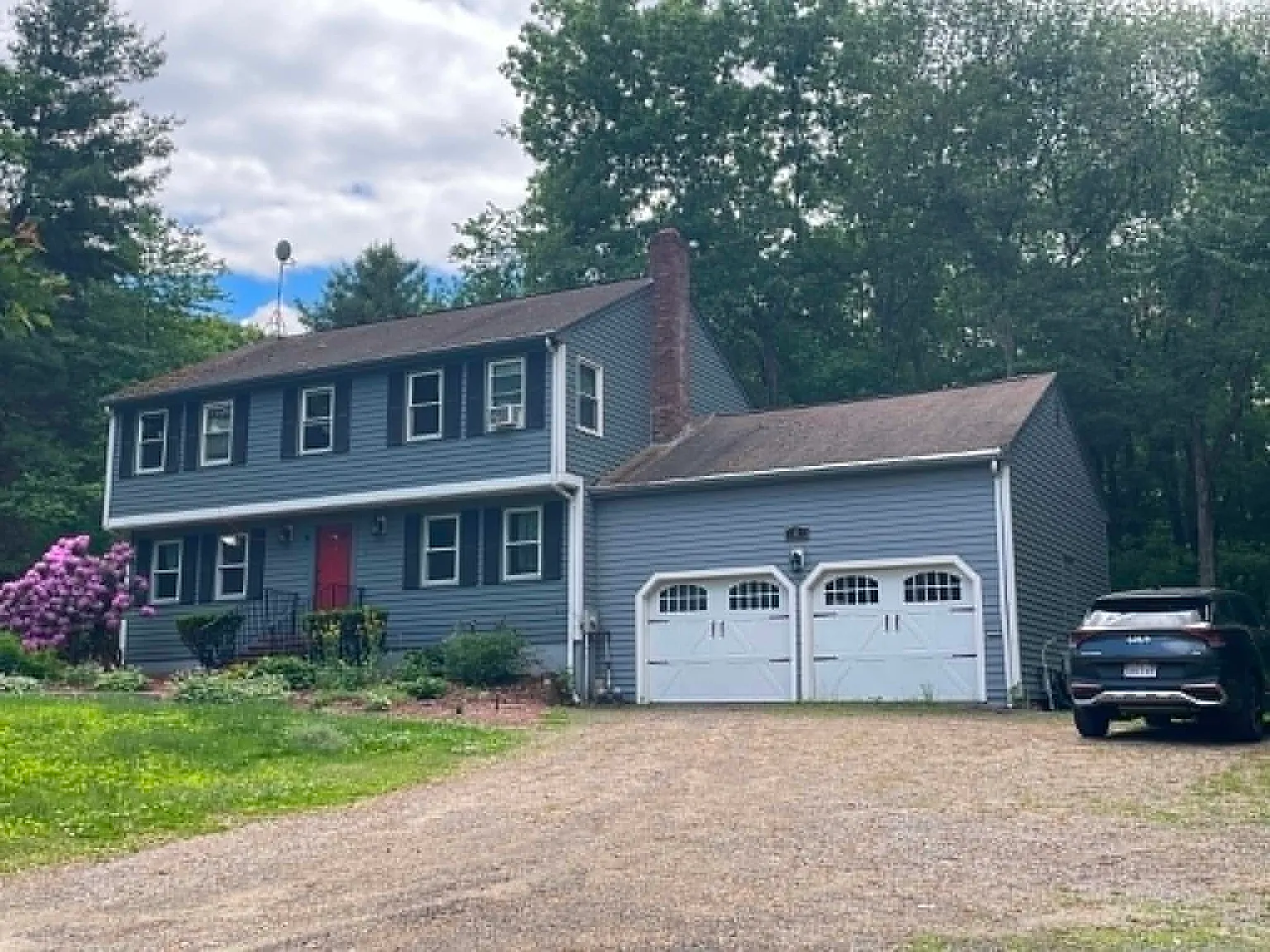 4 bed, 2.5 bath, 1944 sqft, $3,500 — Photo 3