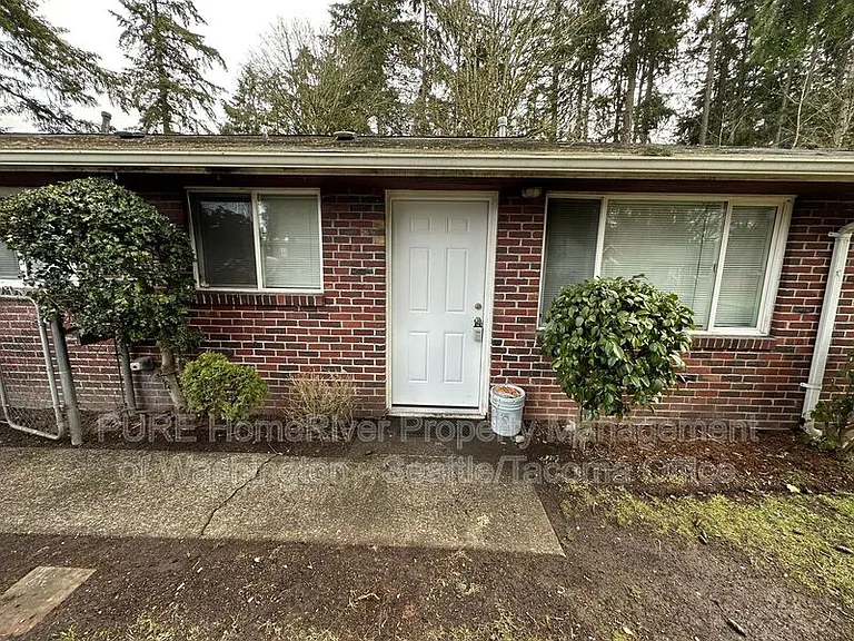 15501 Grant Ave SW #4 — Photo 8