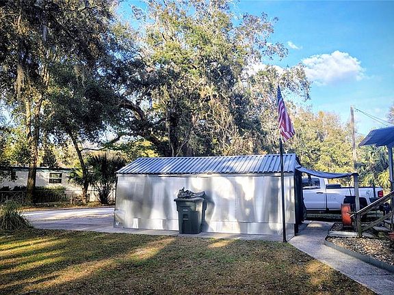 4th image of 5990 NE 37th St