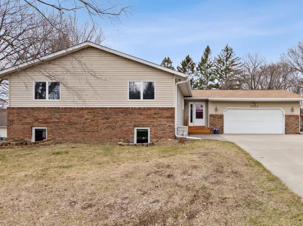 8285 Cleadis Ave, Inver Grove Heights, MN 55076