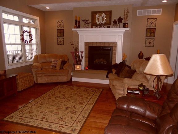 3rd image of 629 Deer Creek Ln
