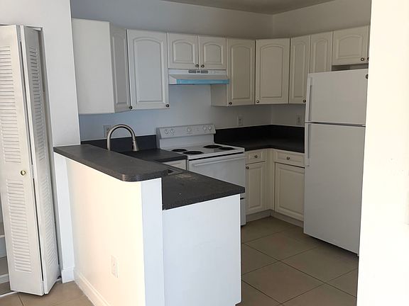 3rd image of 1344 SW 7th St