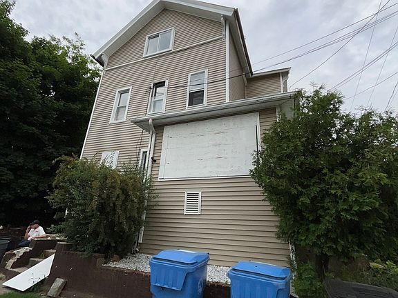 3rd image of 784 Stanley Street