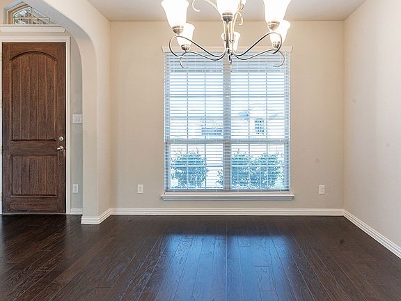 3rd image of 2947 Cayuga Ln
