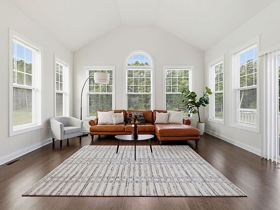 3rd image of 73 Phoebe St #40