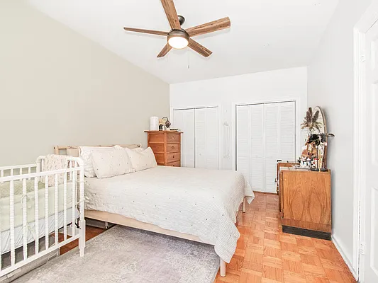 Sold by Re/Max In The City | media 6