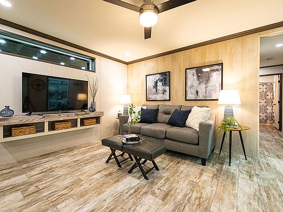 3rd image of 1219 Sweetbay Dr #653