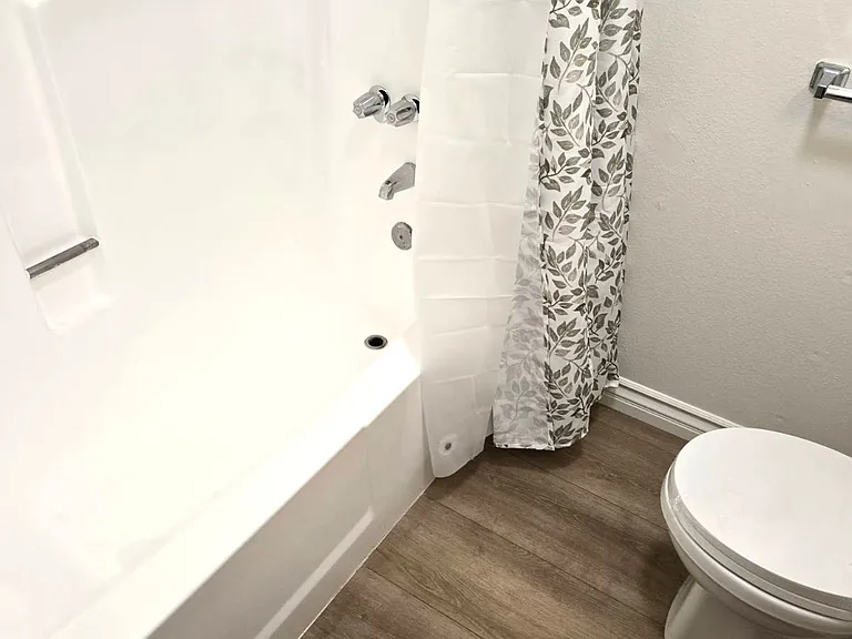 140 N Berendo St #2 — Photo 19