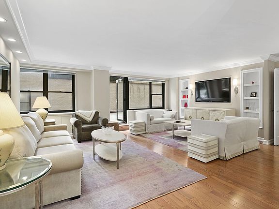 2nd image of 165 W 66th St APT 1C