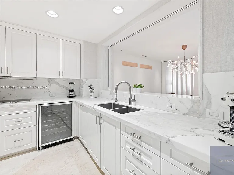 5142 Fisher Island Dr #5142 — Photo 11